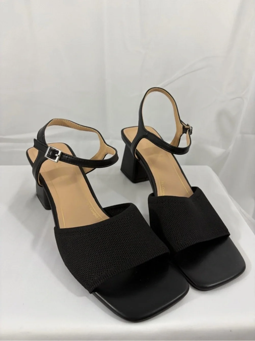 NWT Journee Women’s Size 9 Soft Black 2 Inch Block Heel Ankle Strap Sandals